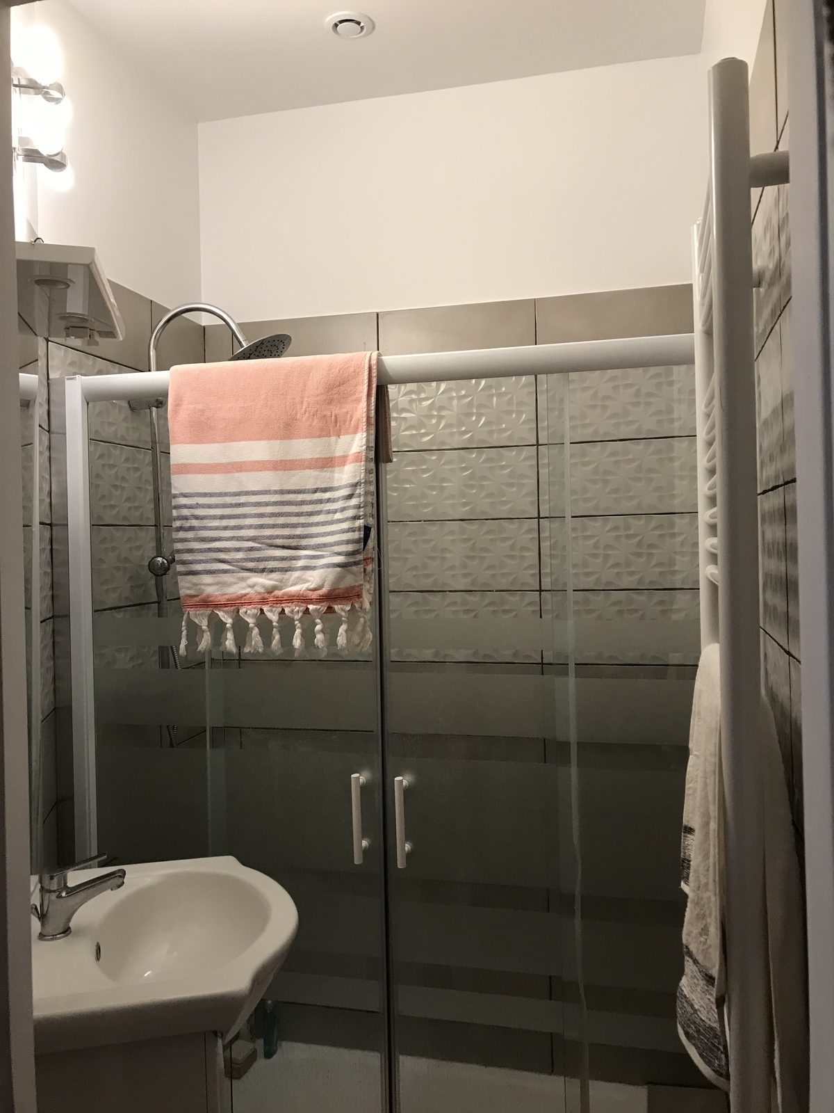 La salle d’eau de la chambre Aiguille