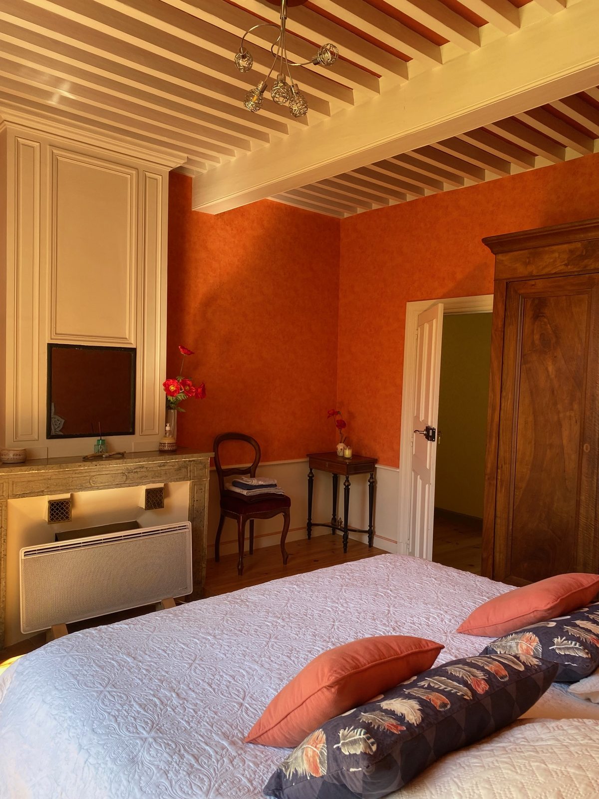 Le lit de la chambre Coquelicot