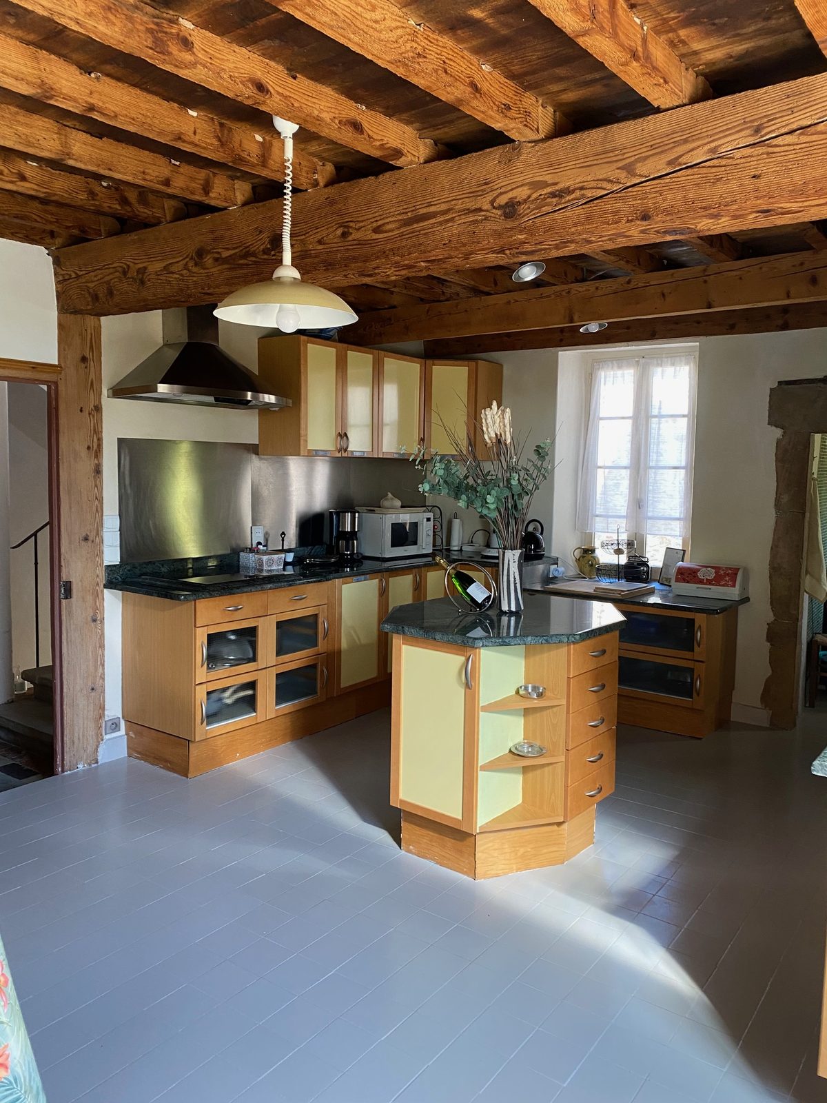 La cuisine et son îlot