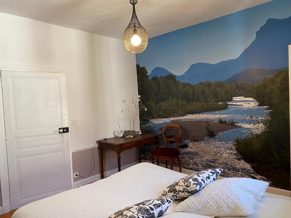 La chambre Drôme vue de la fenêtre