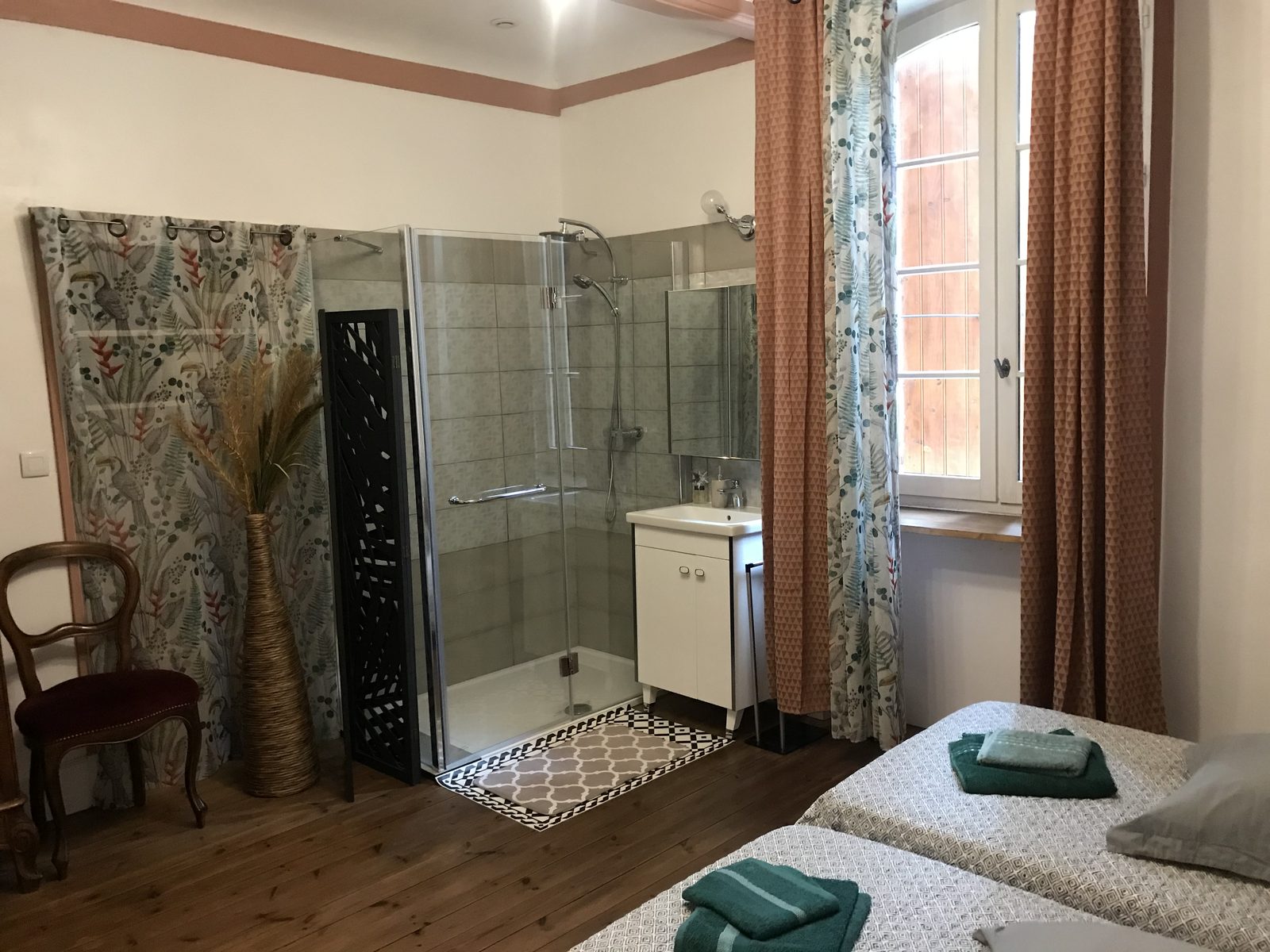 La chambre Luirre et sa douche