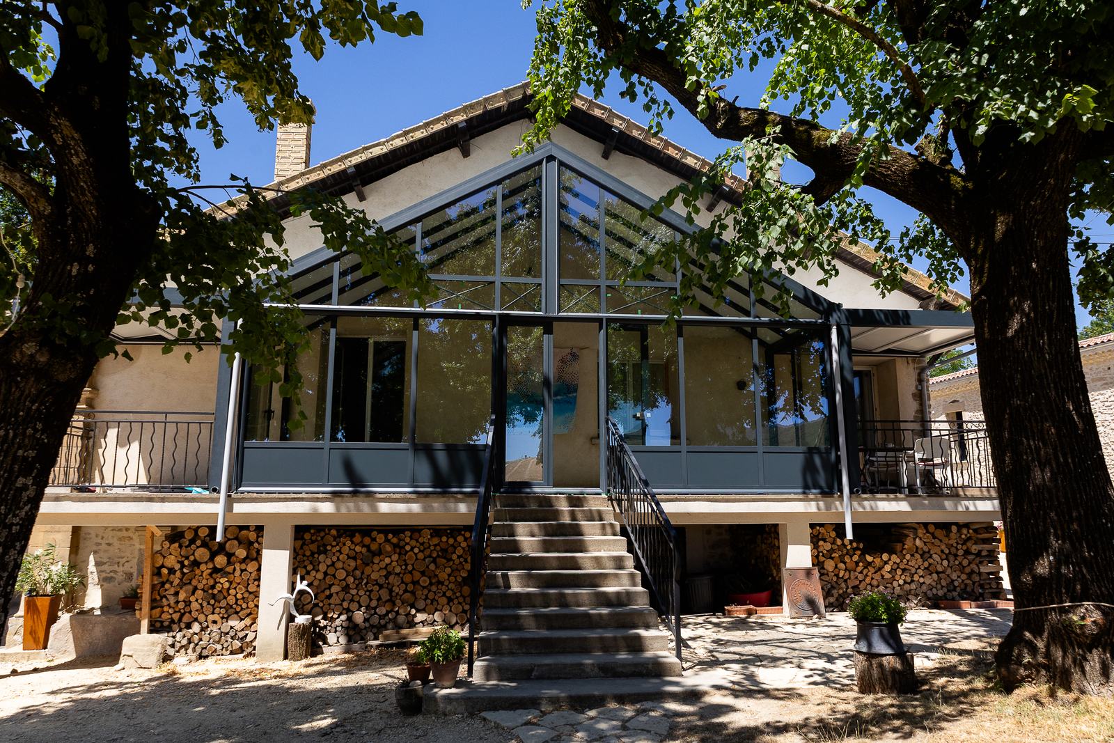The veranda, the owners’ house